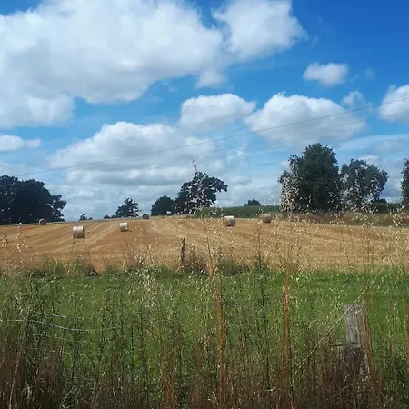 In Countryside Location Céaucé